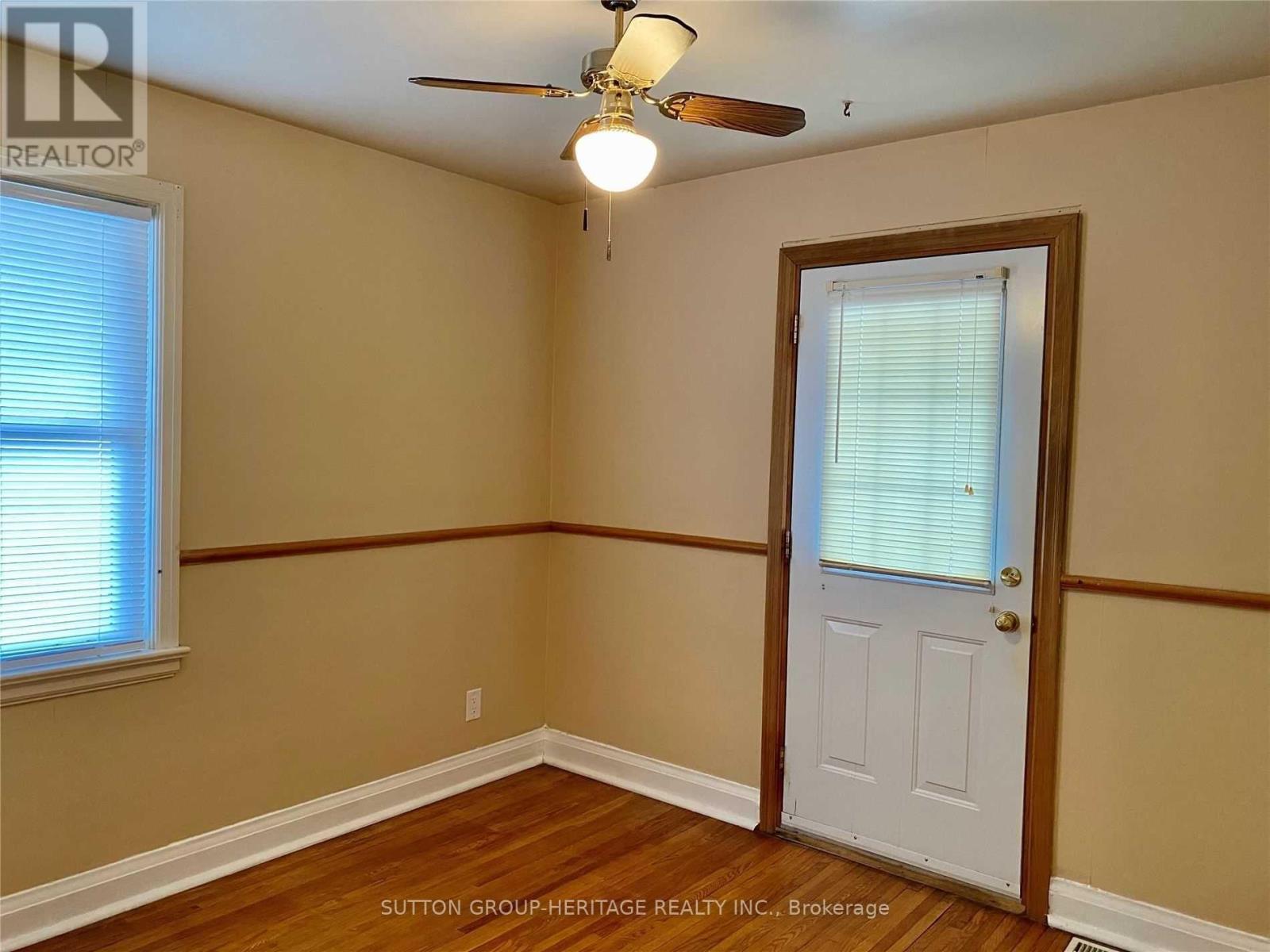 49 Grassmere Court, Oshawa, Ontario  L1H 3X3 - Photo 9 - E12776558