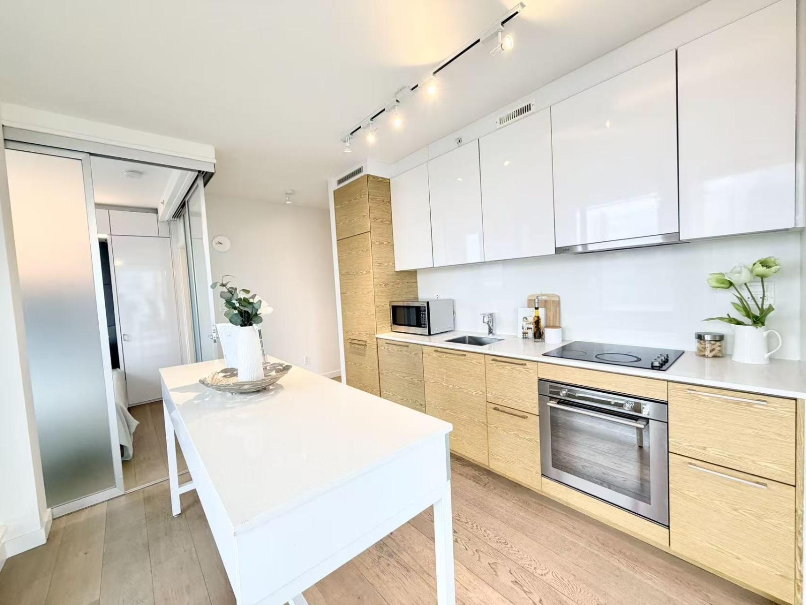 13438 CENTRAL AVENUE, Surrey, British Columbia