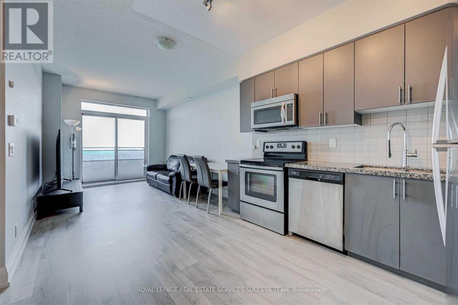 2002 - 7890 Bathurst Street, Vaughan (Beverley Glen), Ontario  L4J 0J9 - Photo 12 - N12776474