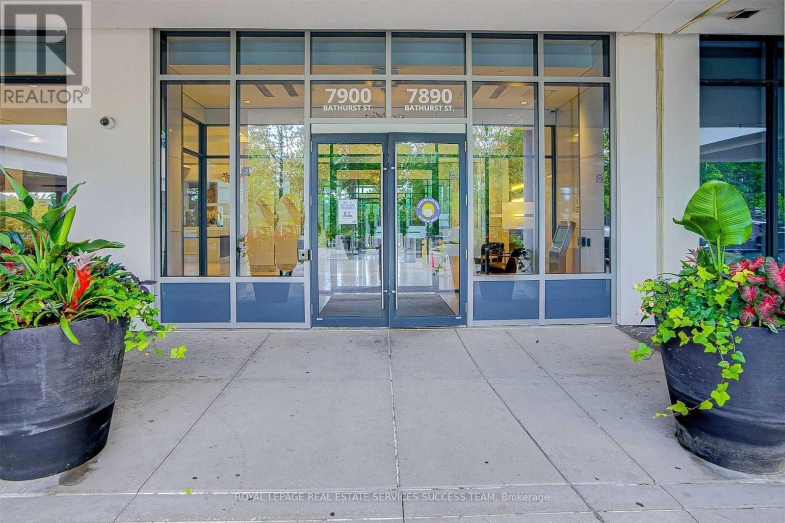 2002 - 7890 Bathurst Street, Vaughan (Beverley Glen), Ontario  L4J 0J9 - Photo 3 - N12776474