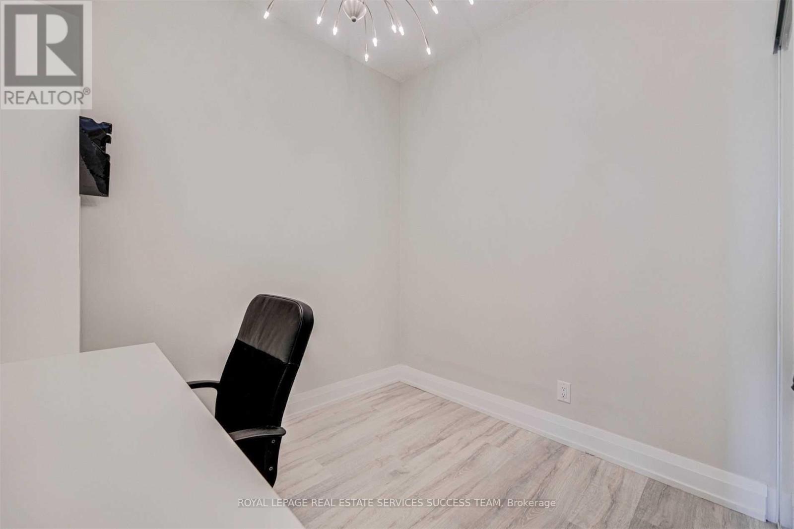 2002 - 7890 Bathurst Street, Vaughan (Beverley Glen), Ontario  L4J 0J9 - Photo 9 - N12776474