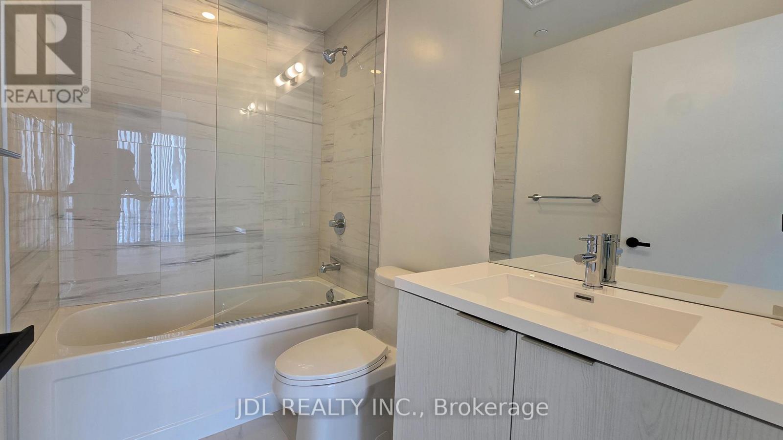 5809 - 8 Interchange Way, Vaughan, Ontario  L4K 0R2 - Photo 10 - N12776476