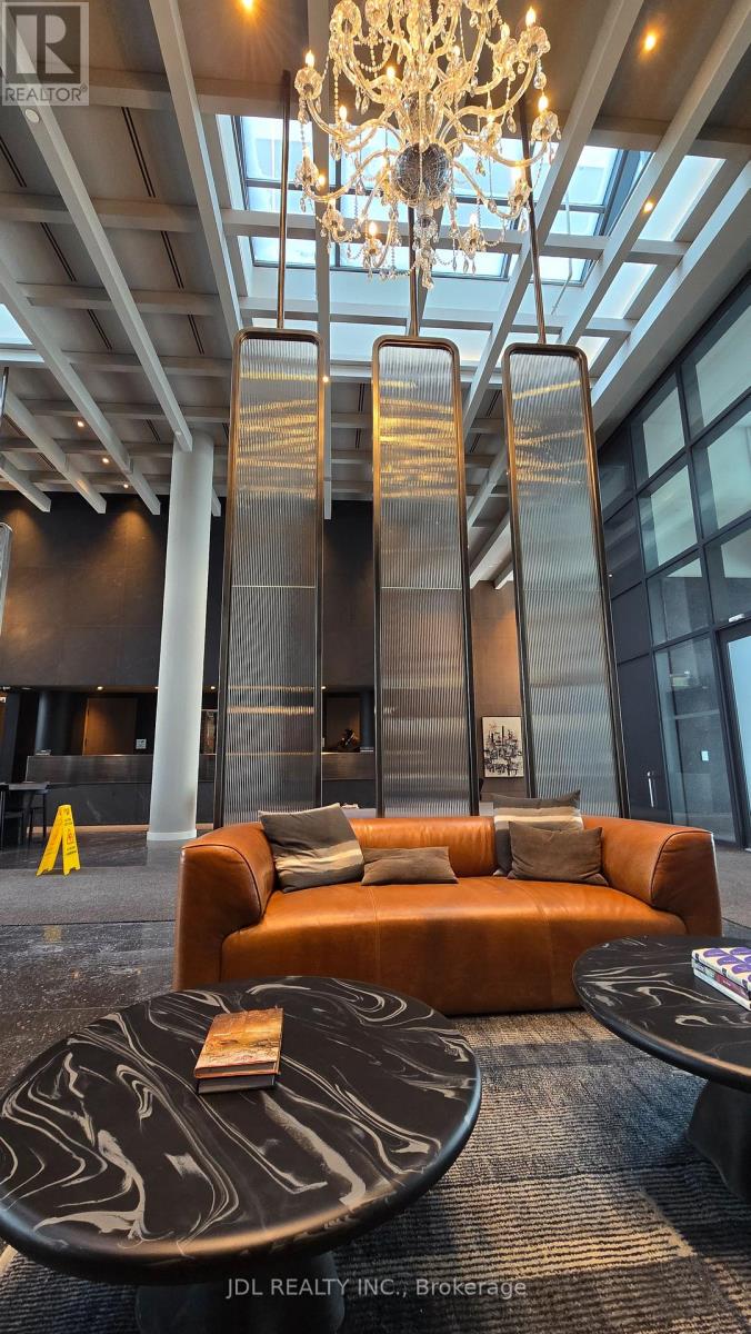 5809 - 8 Interchange Way, Vaughan, Ontario  L4K 0R2 - Photo 16 - N12776476