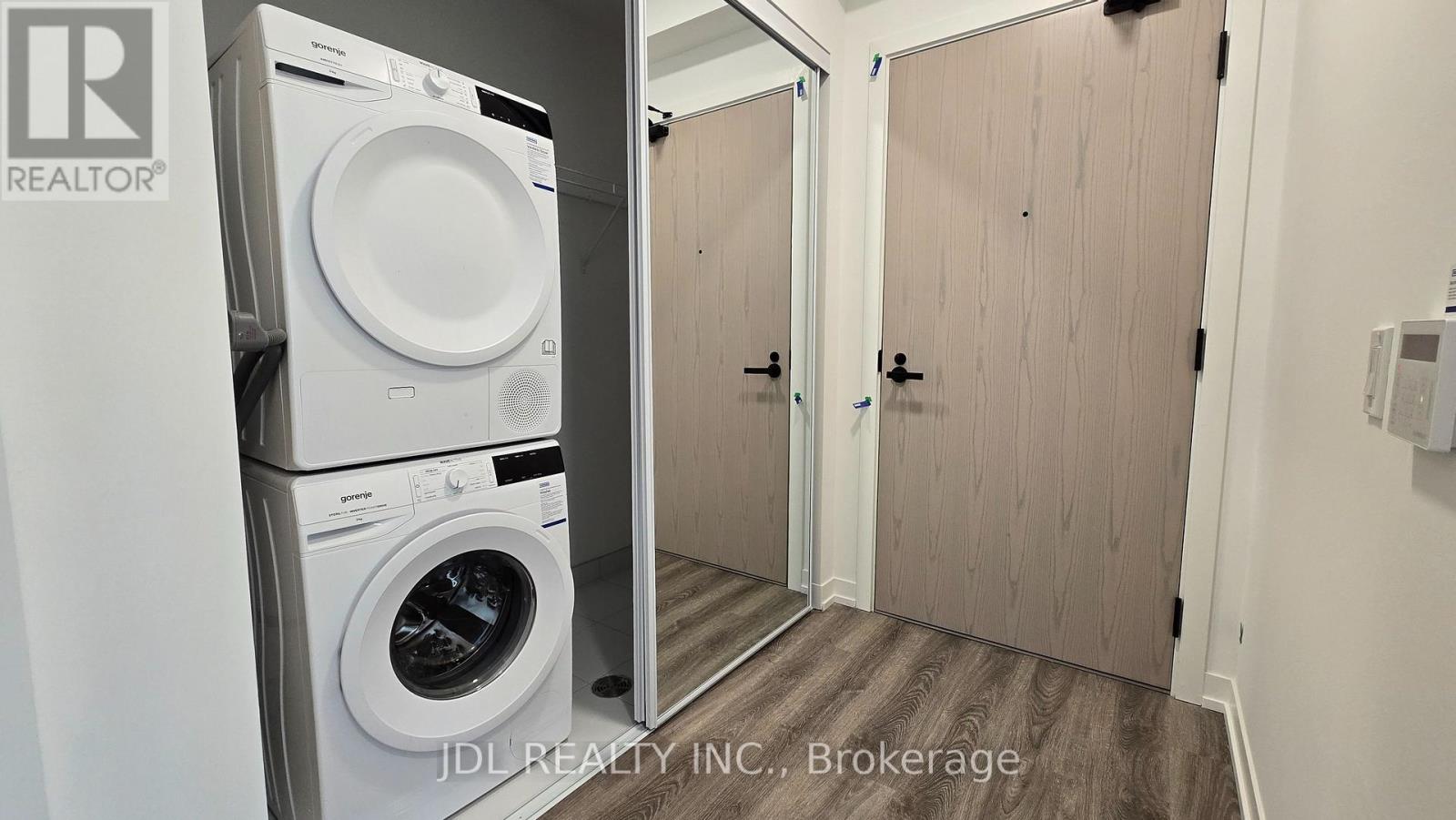 5809 - 8 Interchange Way, Vaughan, Ontario  L4K 0R2 - Photo 4 - N12776476