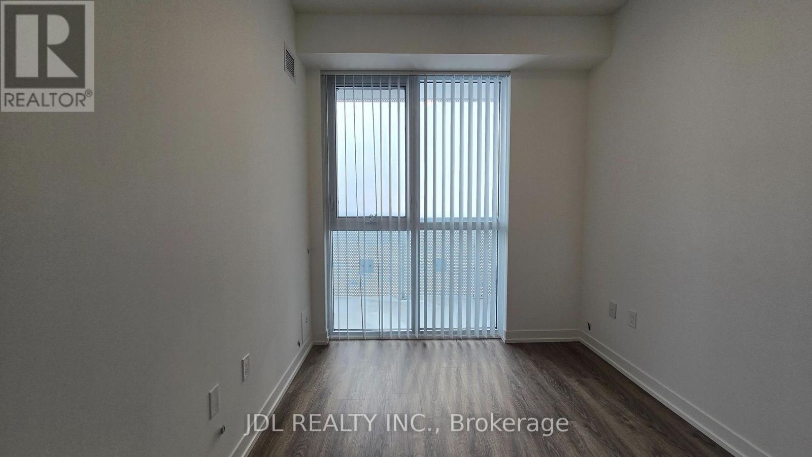 5809 - 8 Interchange Way, Vaughan, Ontario  L4K 0R2 - Photo 5 - N12776476