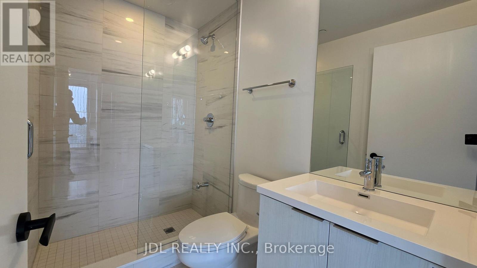 5809 - 8 Interchange Way, Vaughan, Ontario  L4K 0R2 - Photo 7 - N12776476