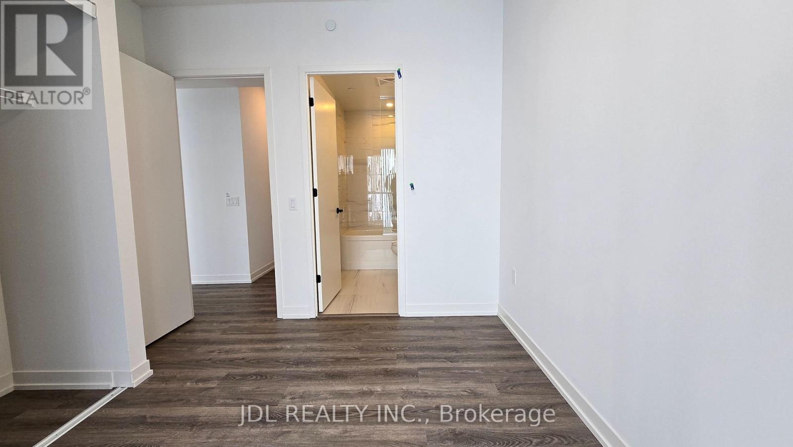 5809 - 8 Interchange Way, Vaughan, Ontario  L4K 0R2 - Photo 9 - N12776476