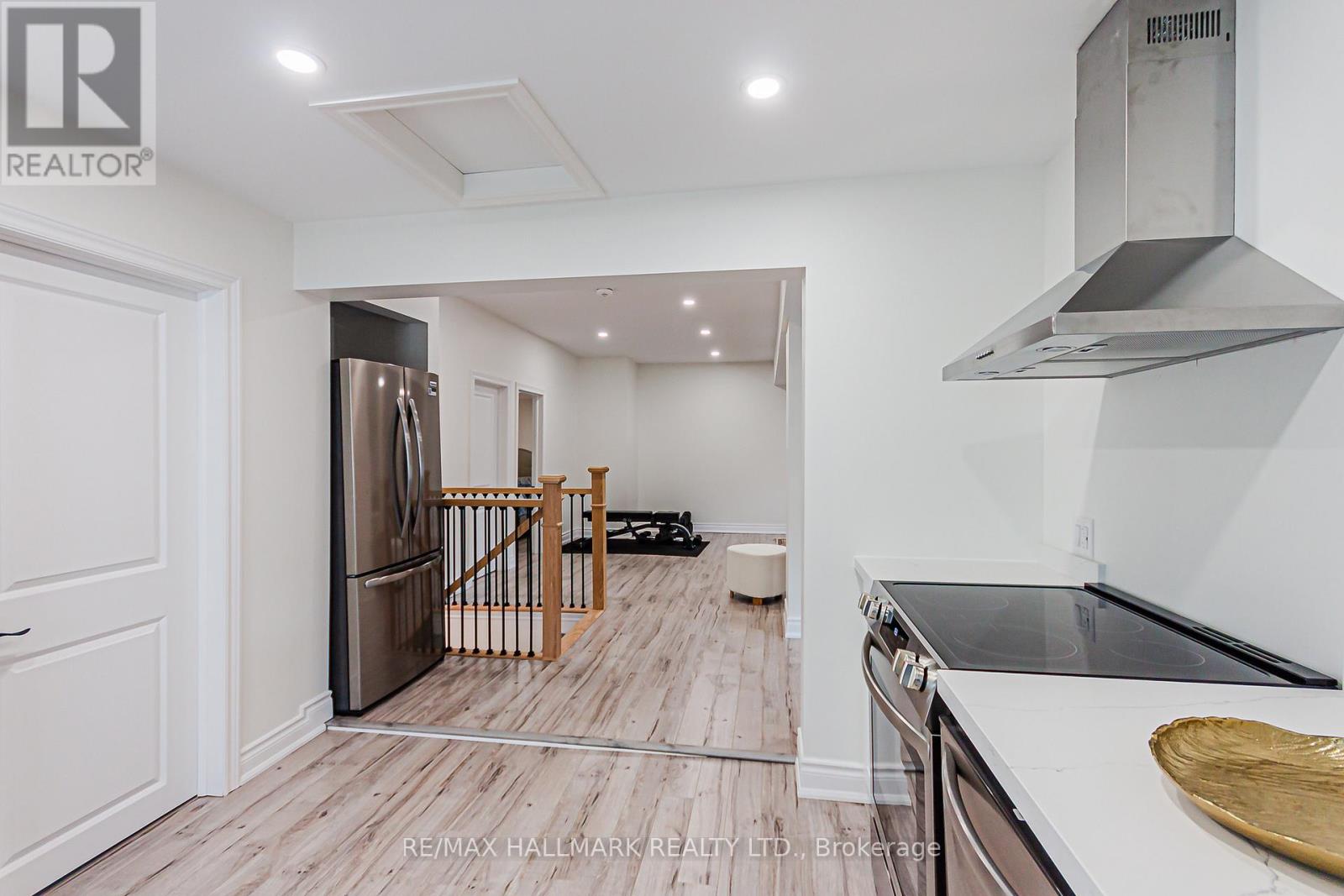 2 - 930 Lake Drive E, Georgina, Ontario  L0E 1L0 - Photo 10 - N12776546