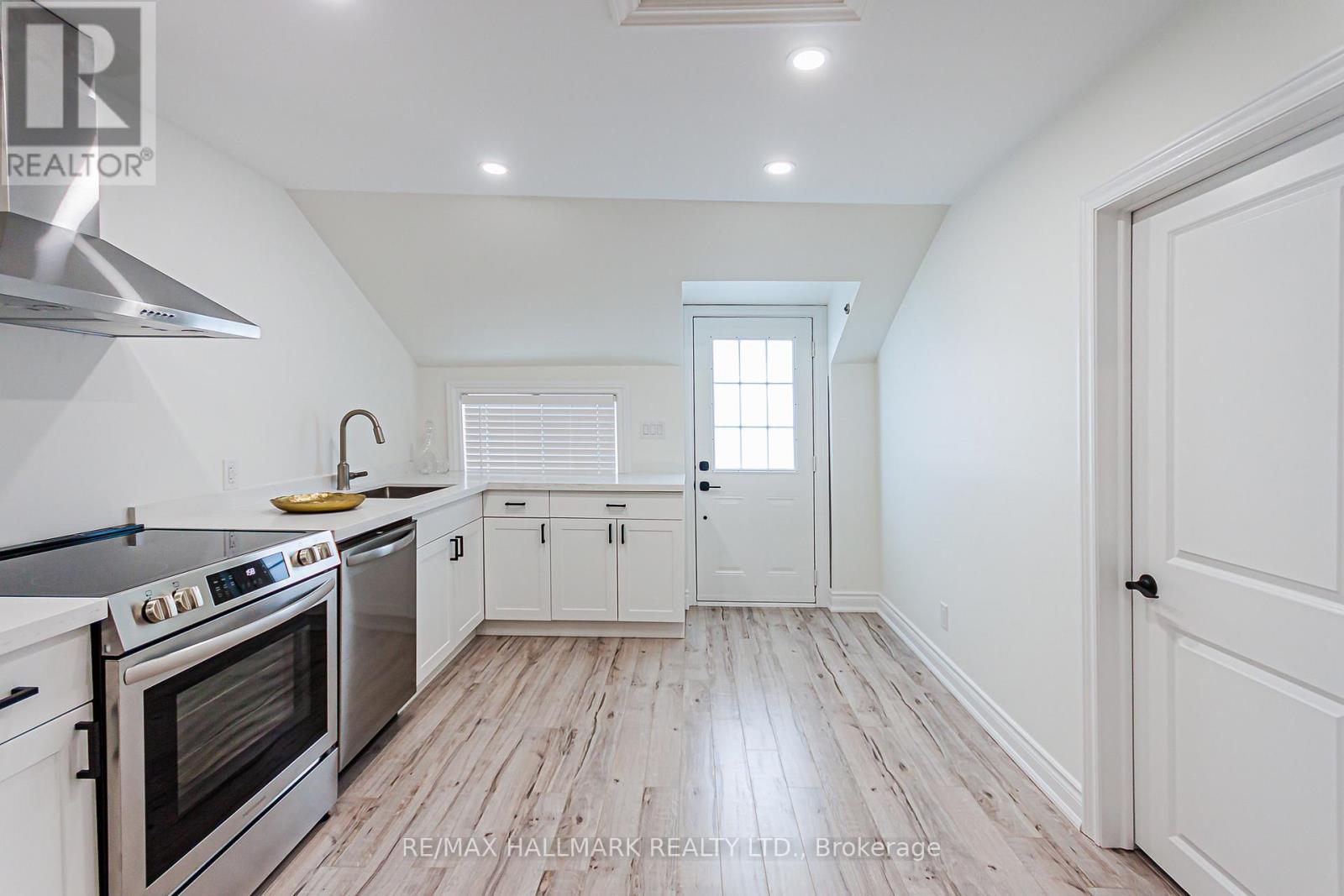 2 - 930 Lake Drive E, Georgina, Ontario  L0E 1L0 - Photo 11 - N12776546