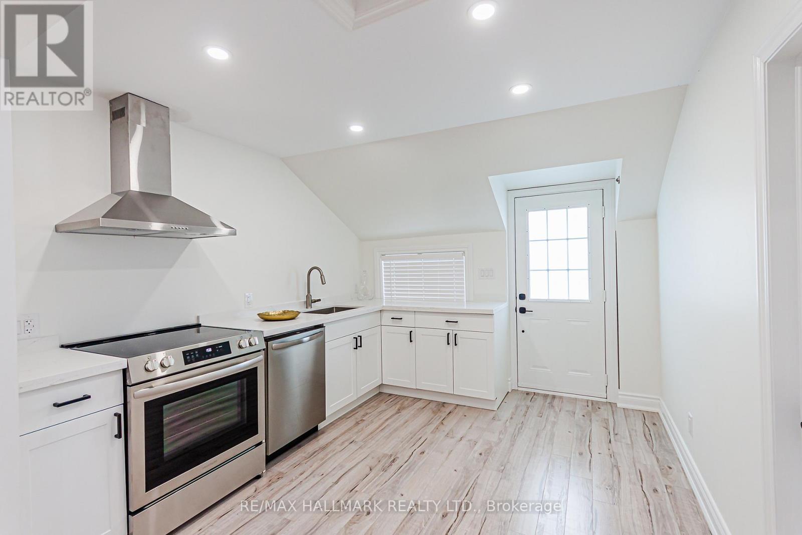 2 - 930 Lake Drive E, Georgina, Ontario  L0E 1L0 - Photo 12 - N12776546