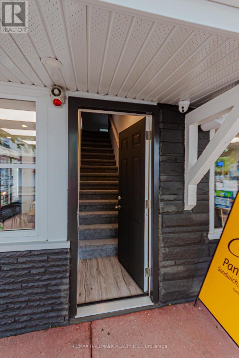 2 - 930 Lake Drive E, Georgina, Ontario  L0E 1L0 - Photo 3 - N12776546