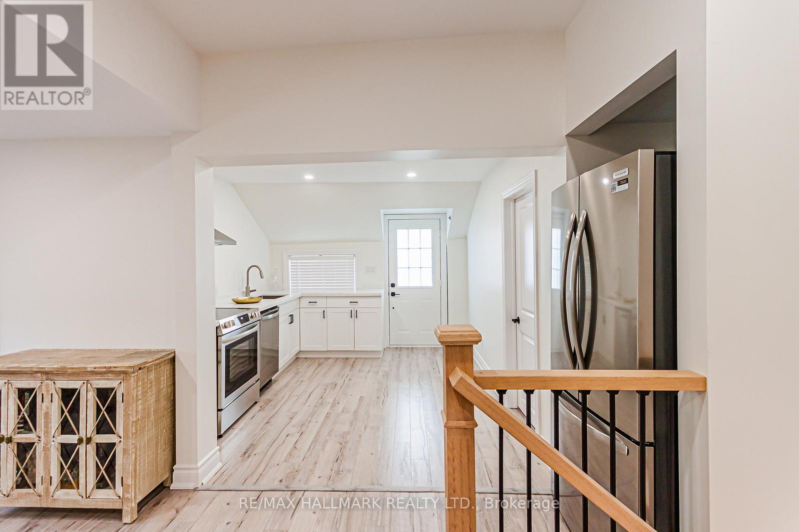 2 - 930 Lake Drive E, Georgina, Ontario  L0E 1L0 - Photo 9 - N12776546