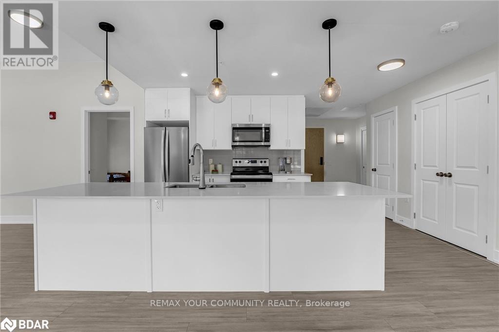 211 - 121 Mary Street, Clearview, Ontario  L0M 1G0 - Photo 6 - S12776402