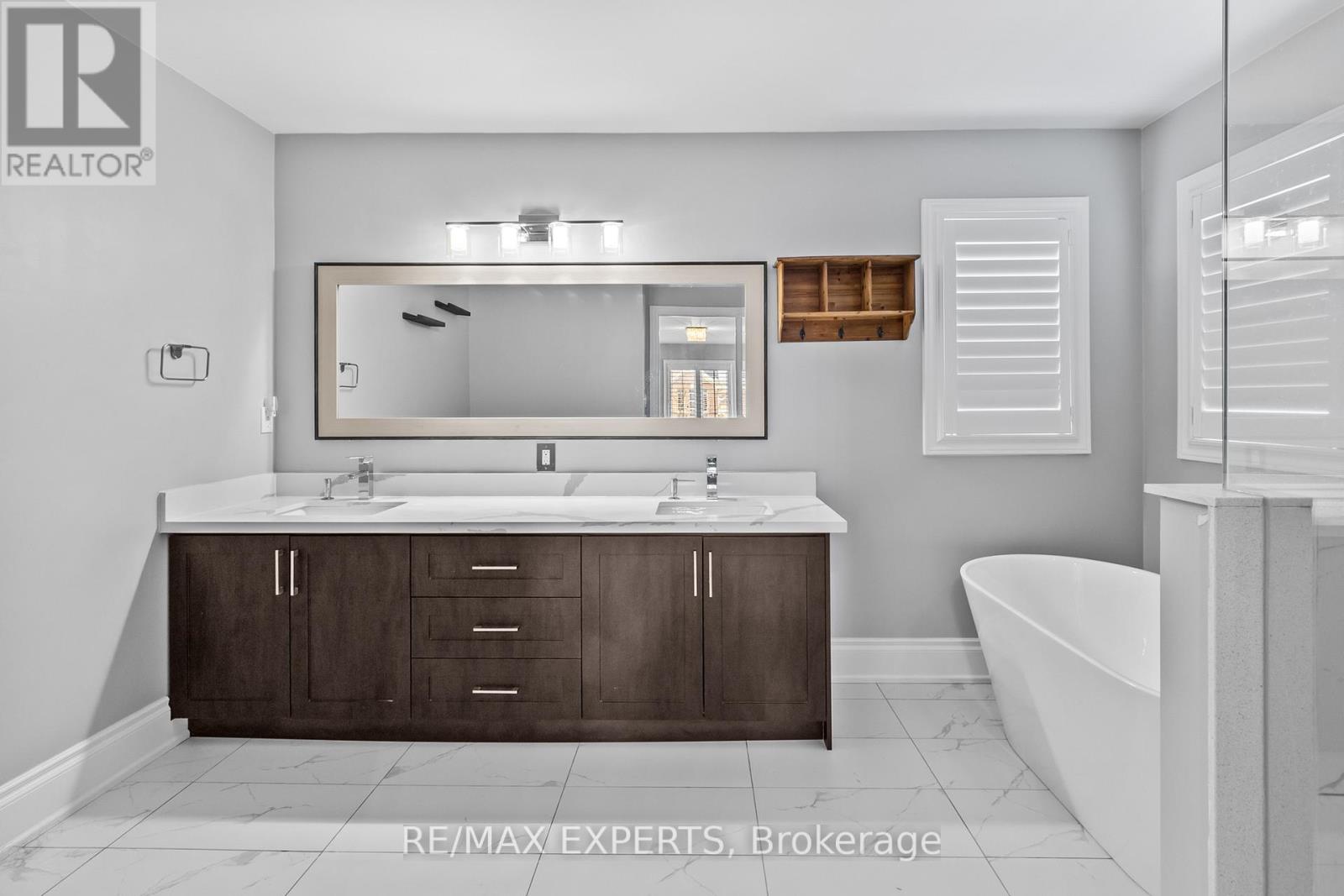 22 Traver Gate, Springwater, Ontario  L9X 0S8 - Photo 18 - S12776492