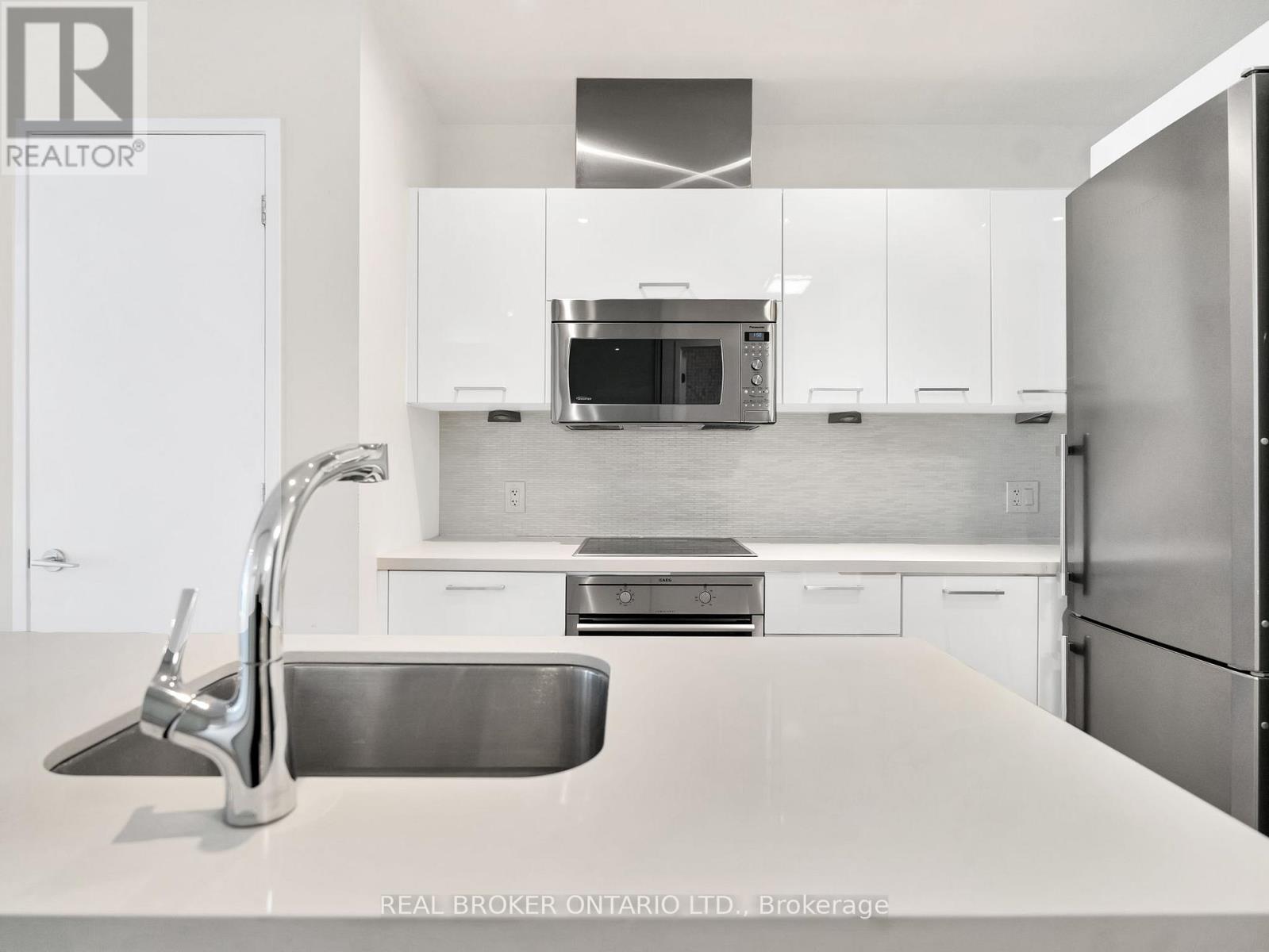 902 - 90 Park Lawn Road, Toronto, Ontario  M8Y 0B6 - Photo 12 - W12776404