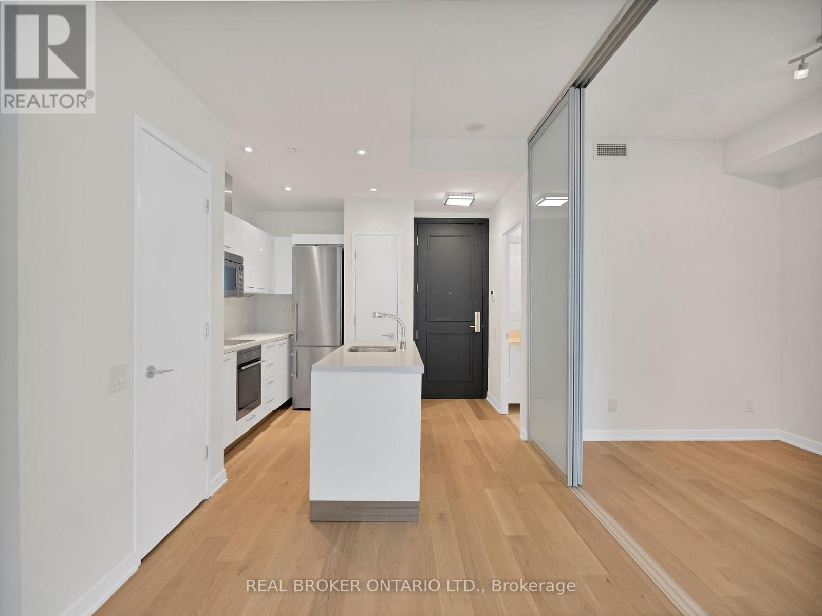 902 - 90 Park Lawn Road, Toronto, Ontario  M8Y 0B6 - Photo 3 - W12776404