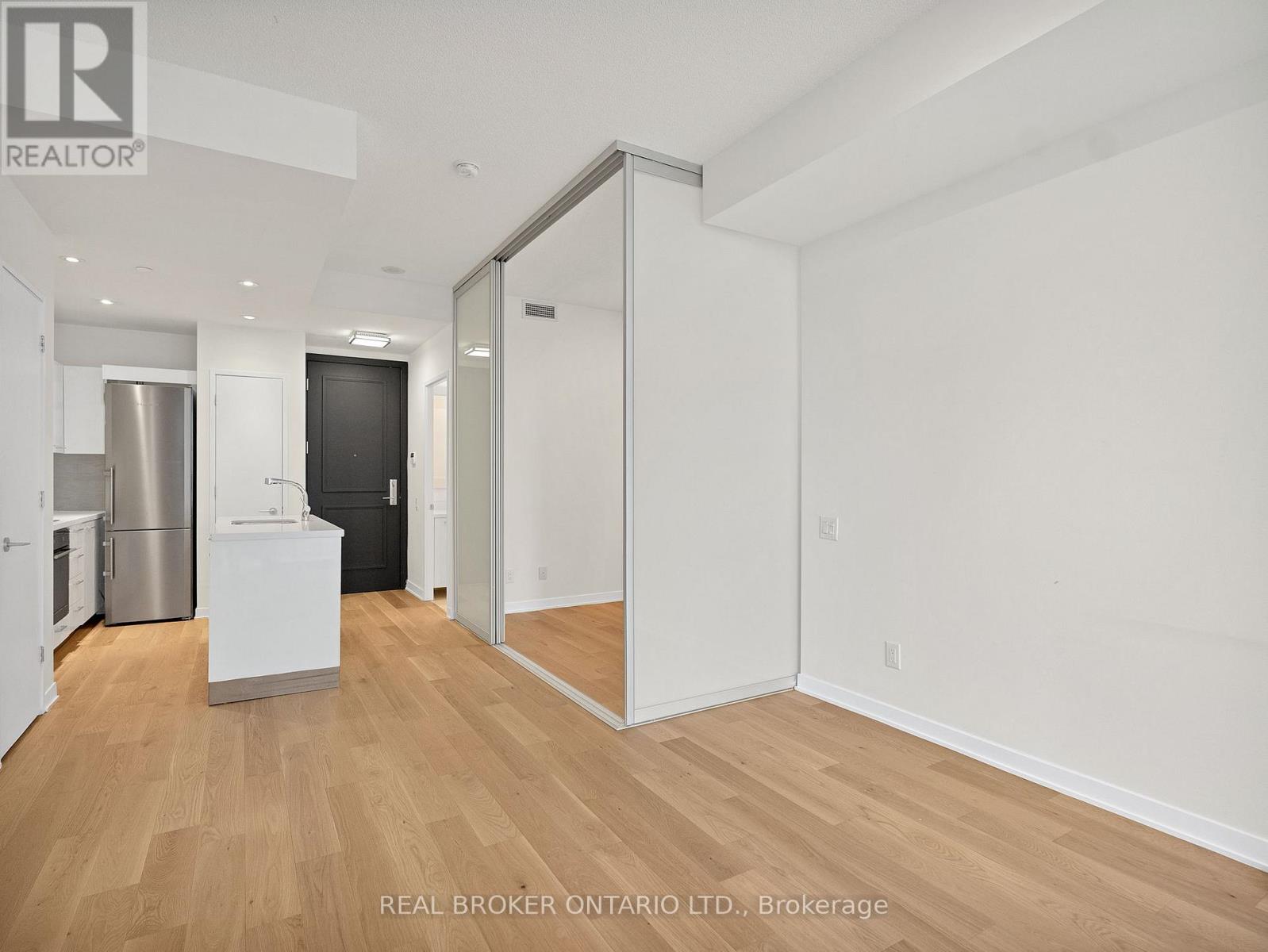 902 - 90 Park Lawn Road, Toronto, Ontario  M8Y 0B6 - Photo 4 - W12776404