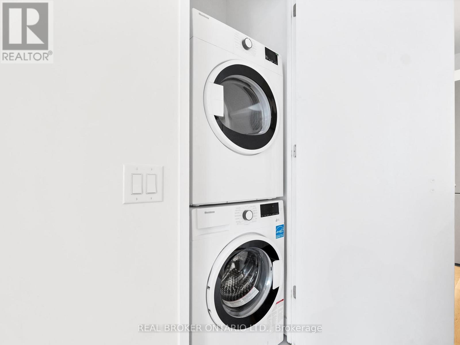 902 - 90 Park Lawn Road, Toronto, Ontario  M8Y 0B6 - Photo 7 - W12776404