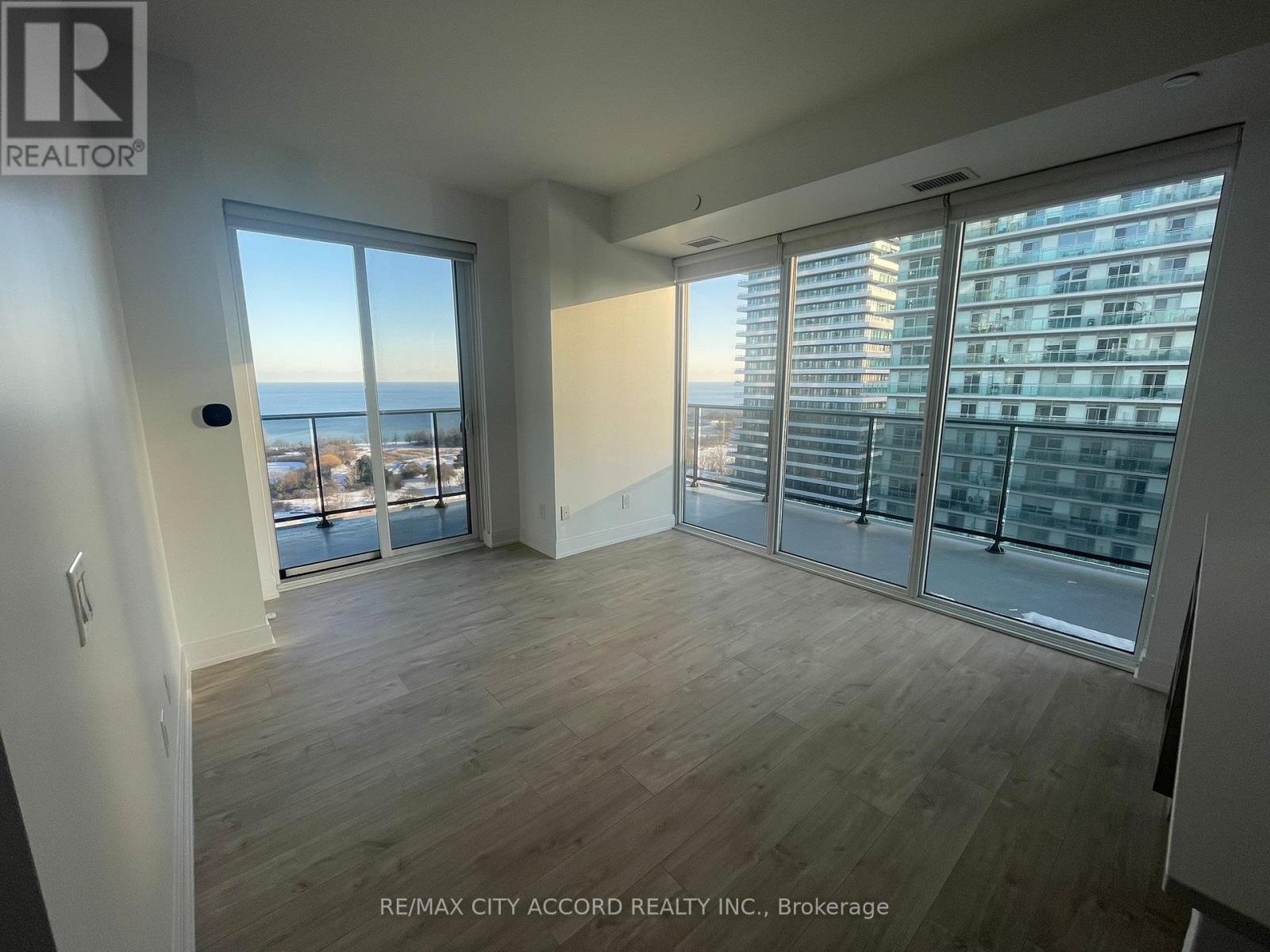 1807 - 70 Annie Craig Drive, Toronto, Ontario  M8V 0C4 - Photo 6 - W12776458