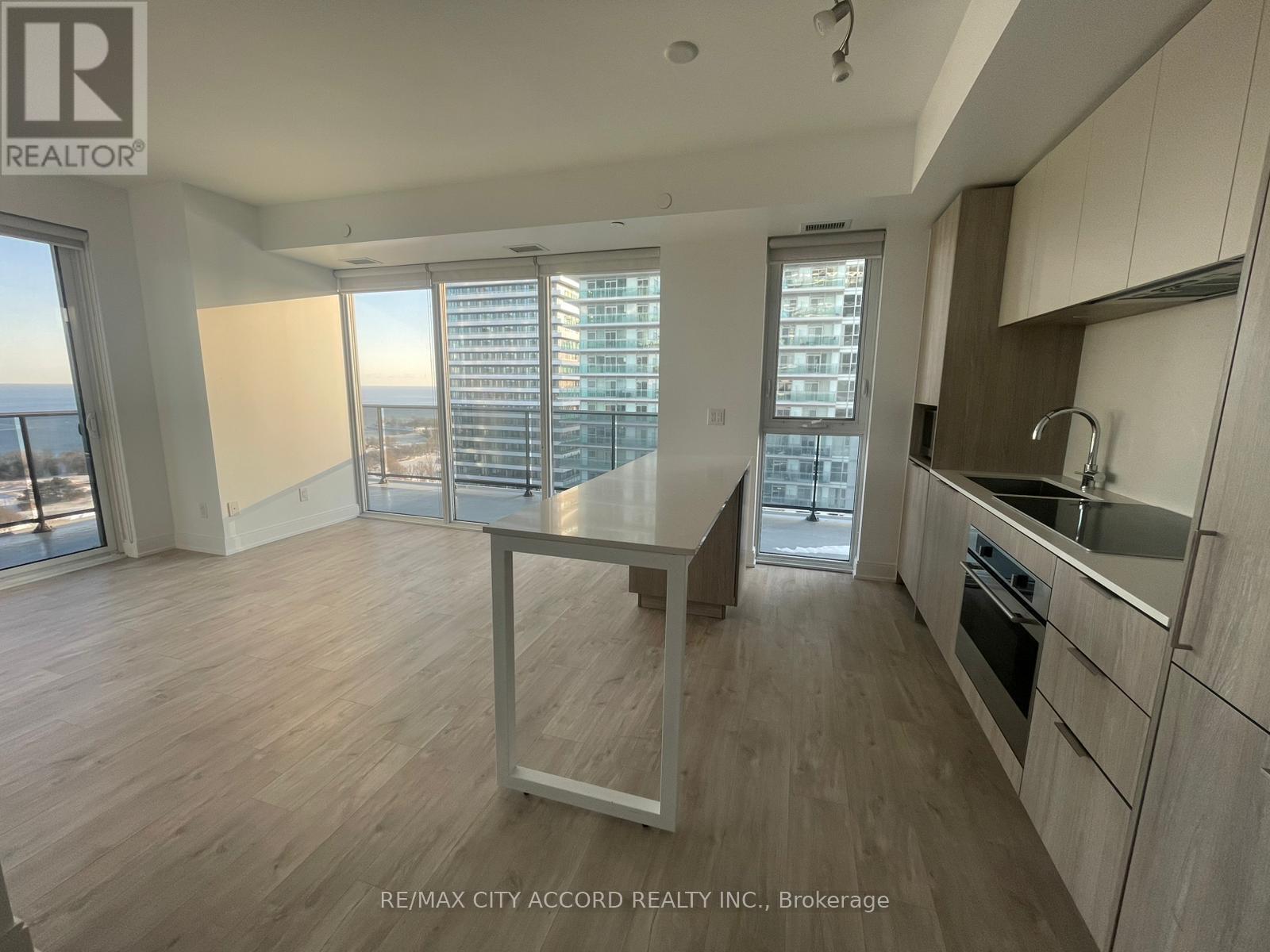 1807 - 70 Annie Craig Drive, Toronto, Ontario  M8V 0C4 - Photo 9 - W12776458