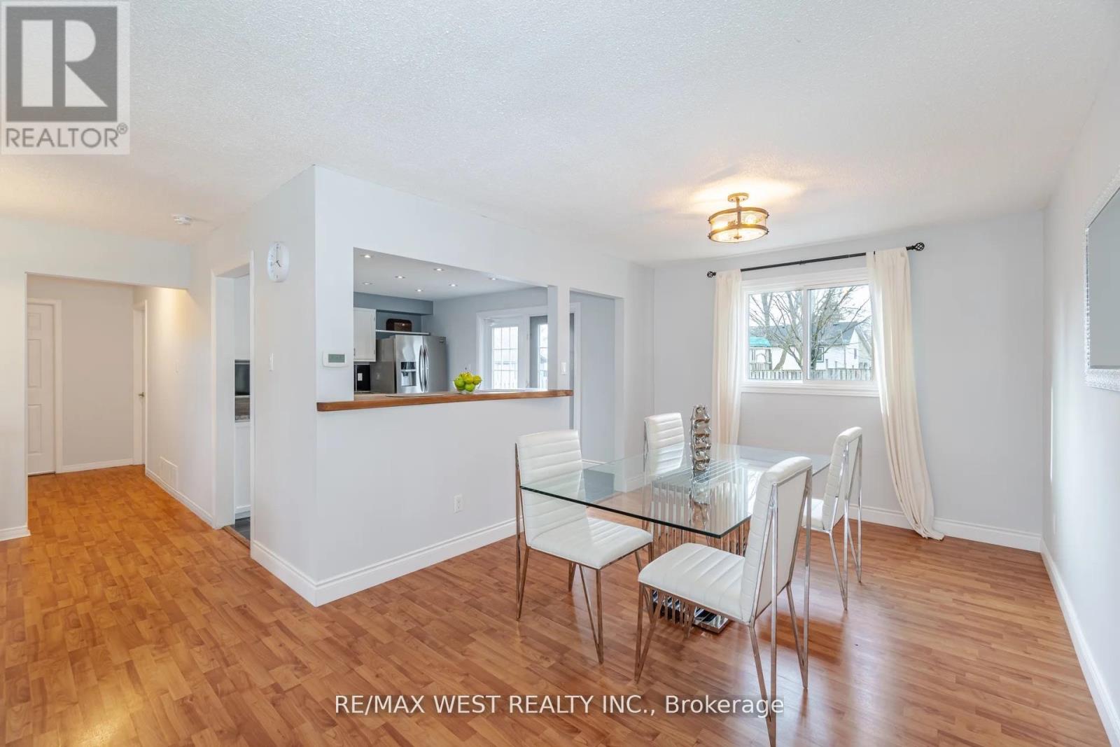 Upper - 75 Wright Crescent, Caledon (Bolton North), Ontario  L7E 3X6 - Photo 5 - W12776490