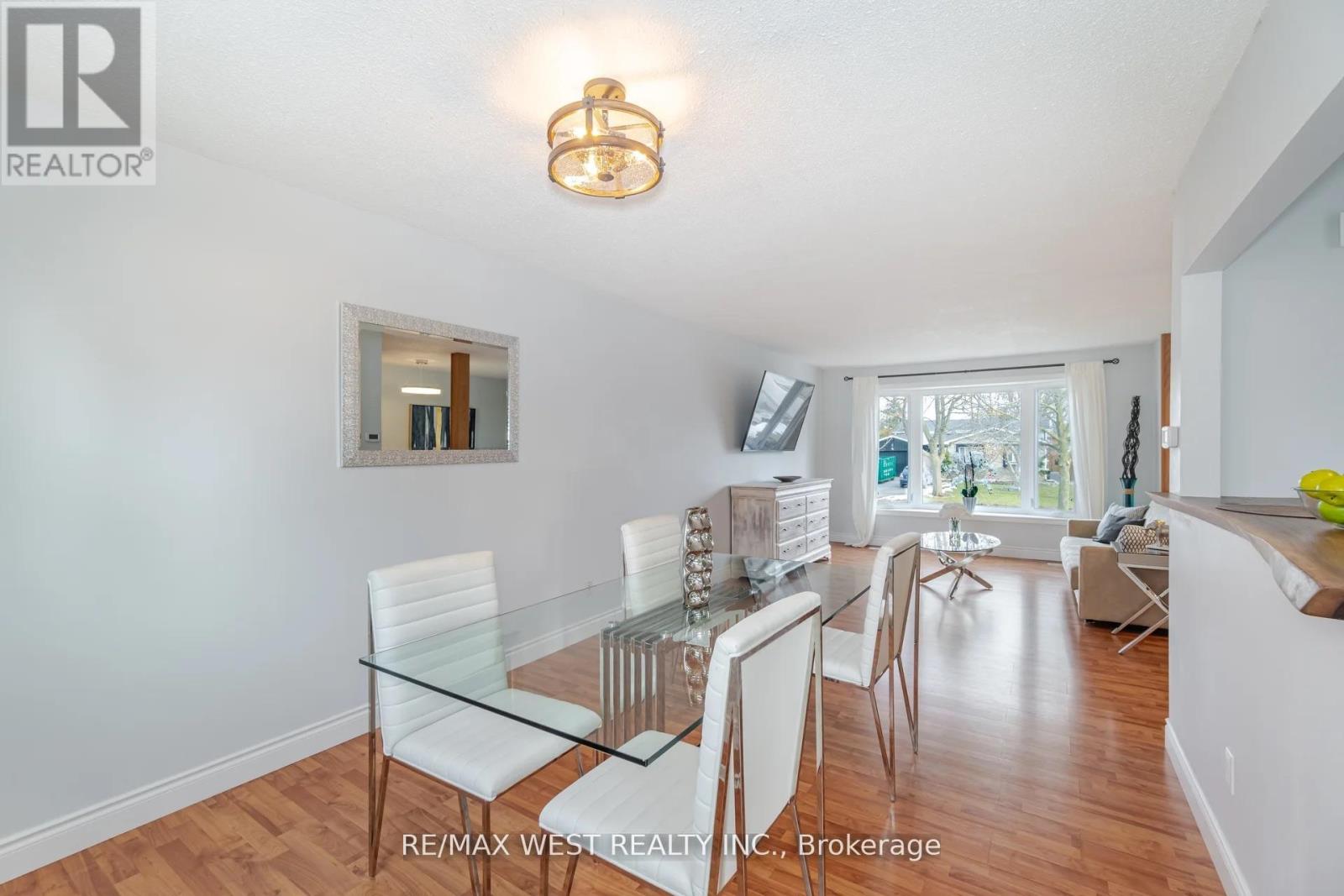 Upper - 75 Wright Crescent, Caledon (Bolton North), Ontario  L7E 3X6 - Photo 6 - W12776490