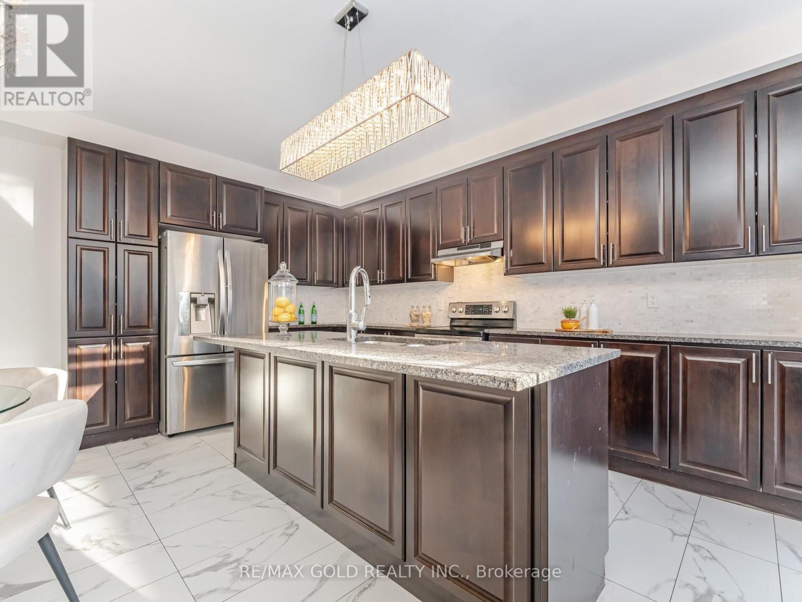 4 Buttonwood Road, Brampton, Ontario  L6P 4J9 - Photo 10 - W12776536