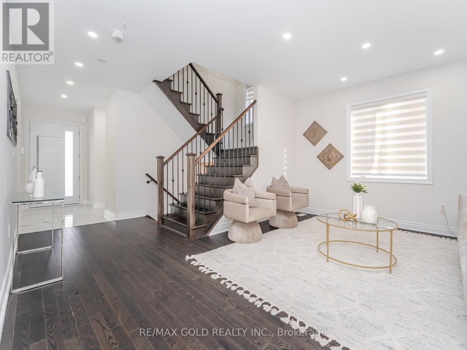 4 Buttonwood Road, Brampton, Ontario  L6P 4J9 - Photo 3 - W12776536