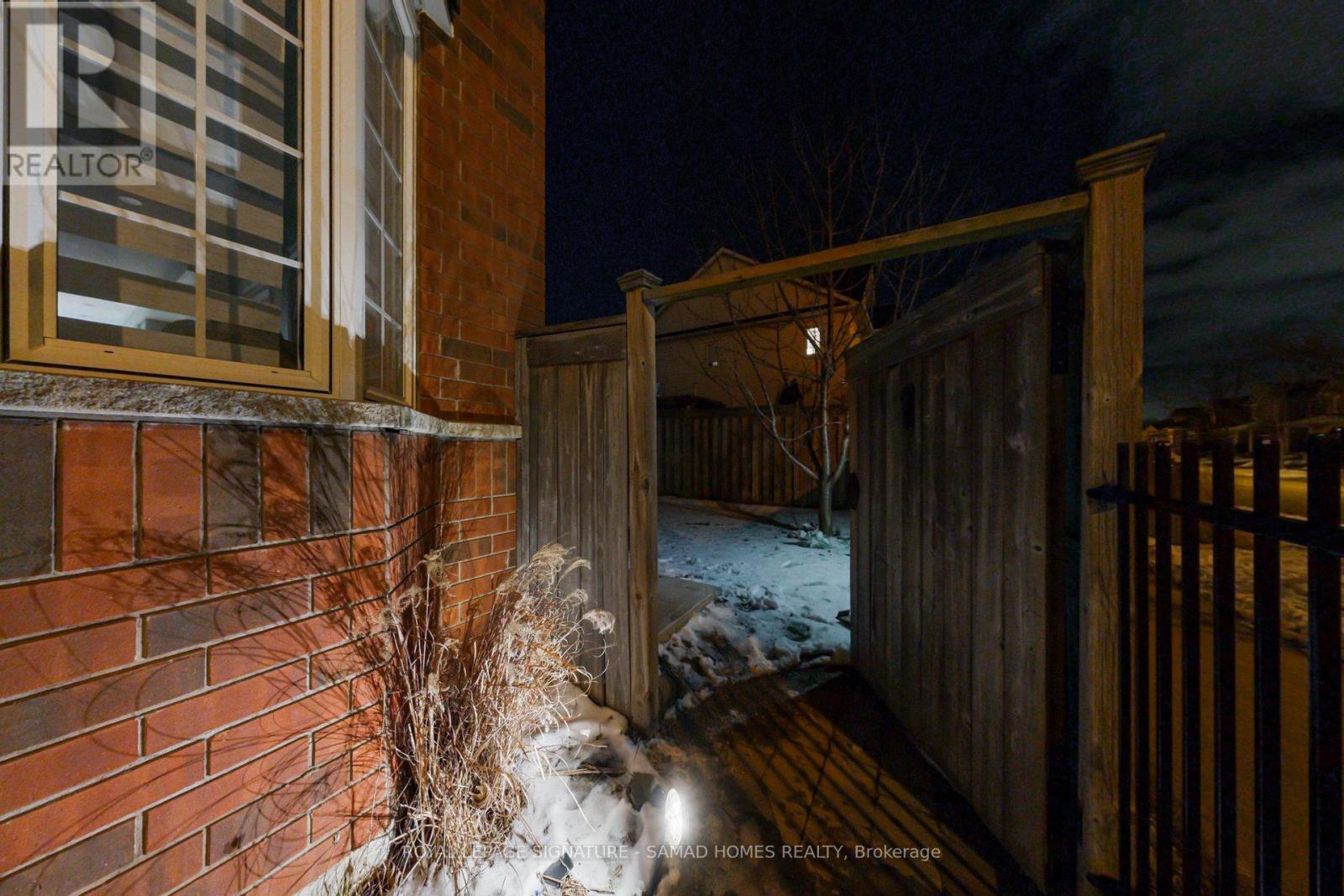 Bsmt - 1184 Cobban Road, Milton (De Dempsey), Ontario  L9T 5R8 - Photo 2 - W12776538