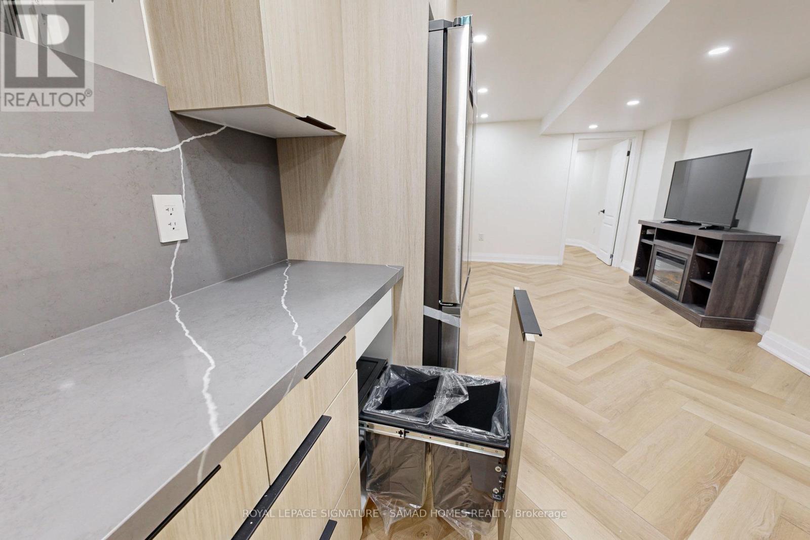 Bsmt - 1184 Cobban Road, Milton (De Dempsey), Ontario  L9T 5R8 - Photo 9 - W12776538