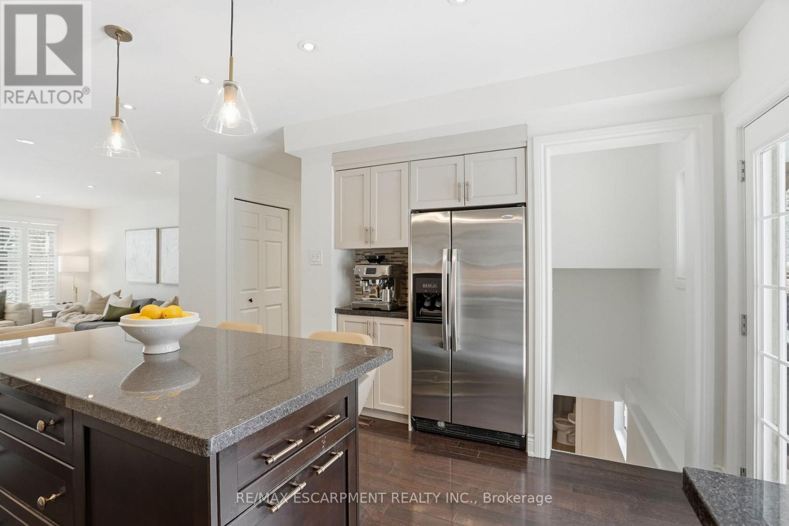 92 Wanita Road, Mississauga, Ontario  L5G 1B8 - Photo 17 - W12776580