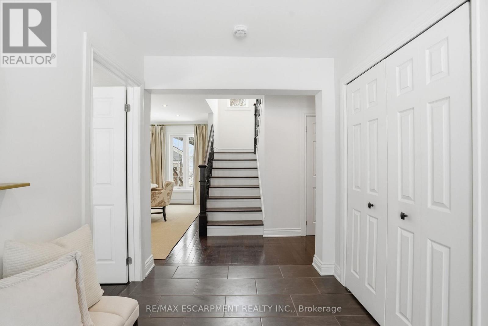 92 Wanita Road, Mississauga, Ontario  L5G 1B8 - Photo 7 - W12776580