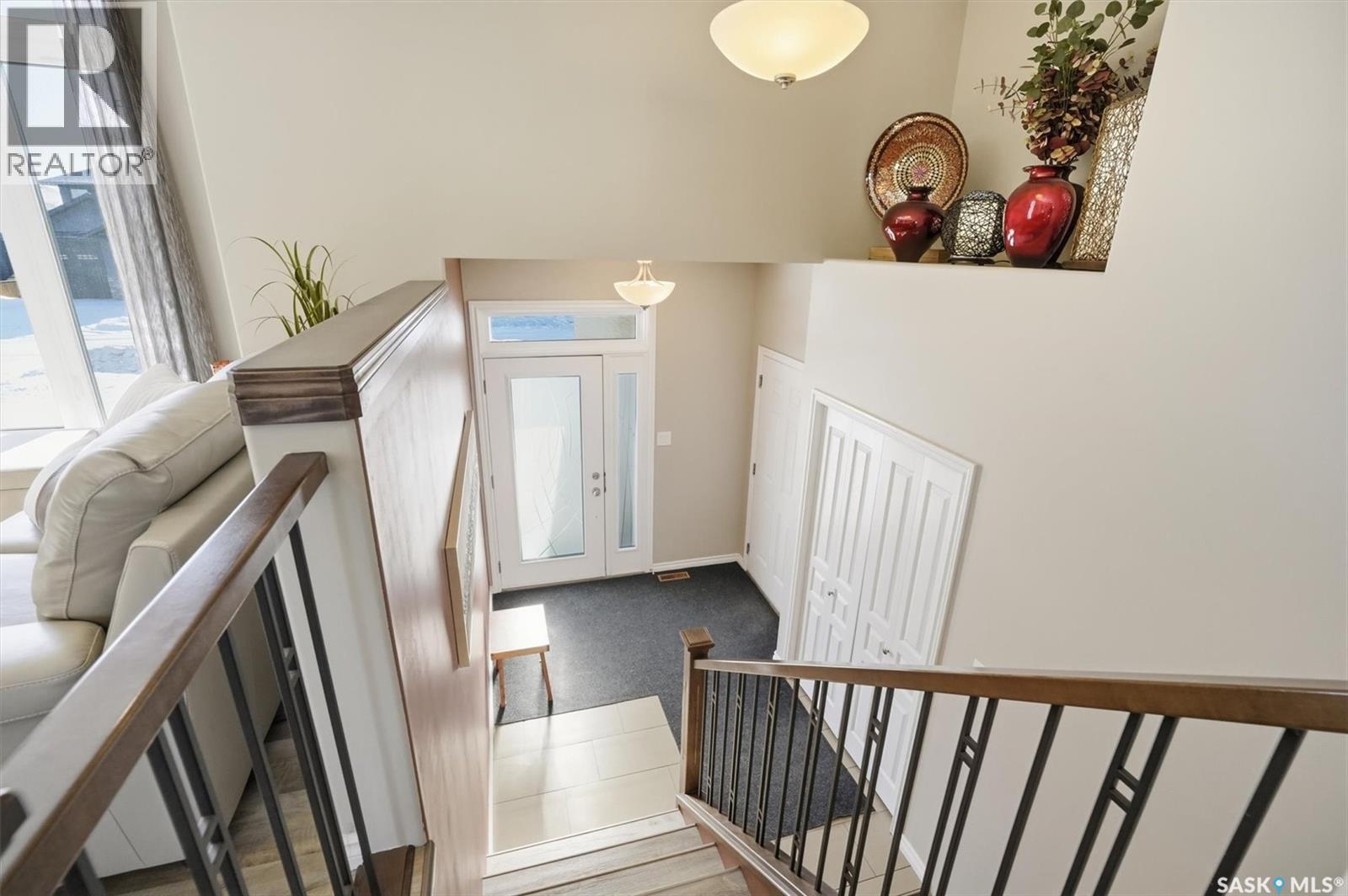 404 Lyle Crescent, Warman, Saskatchewan  S0K 4S1 - Photo 2 - SK028231