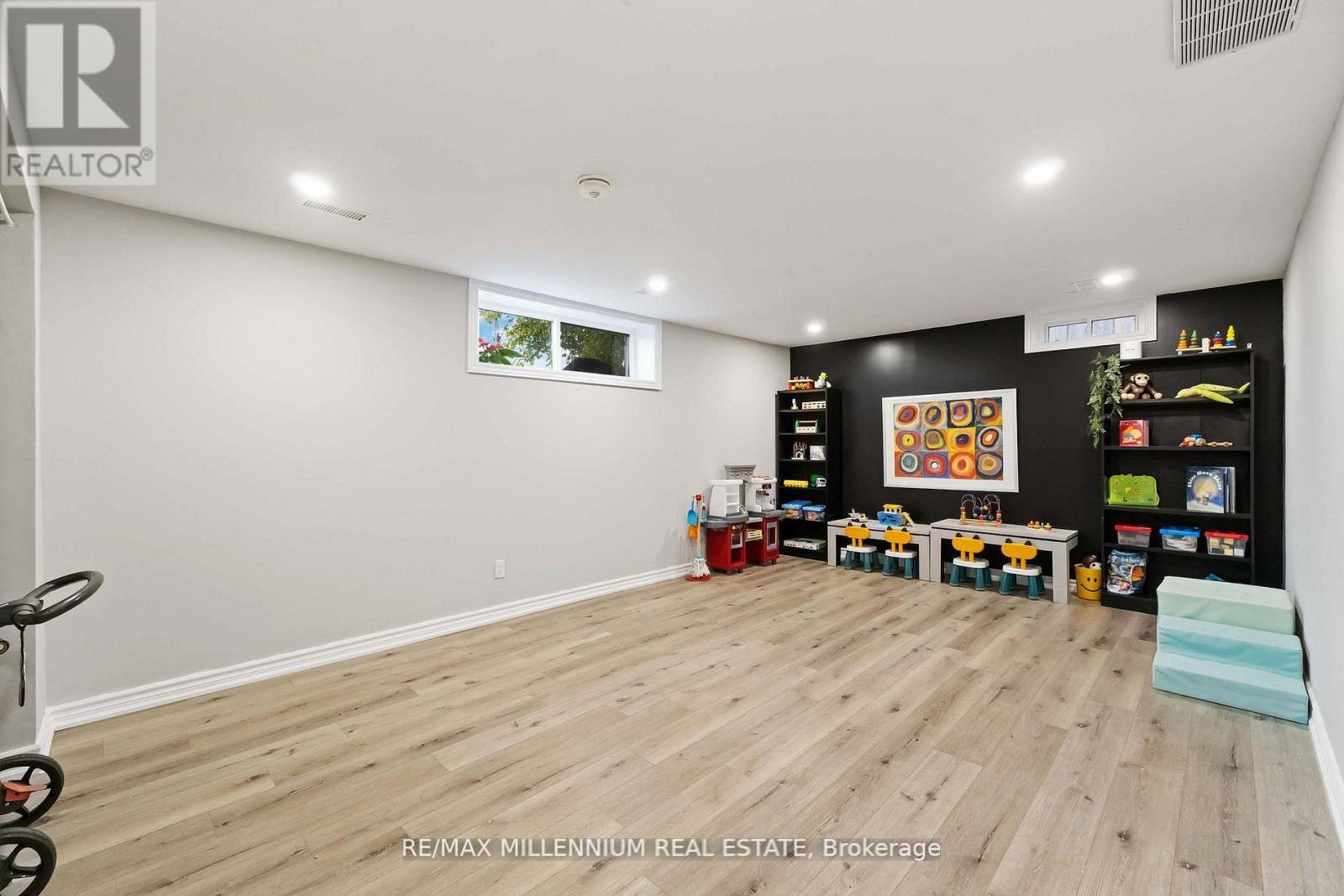 45 Bradley Street, St. Catharines, Ontario  L2T 1R5 - Photo 24 - X12776488