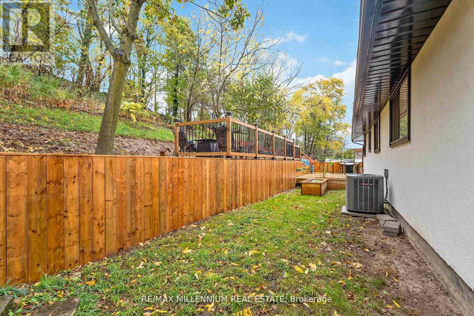 45 Bradley Street, St. Catharines, Ontario  L2T 1R5 - Photo 31 - X12776488