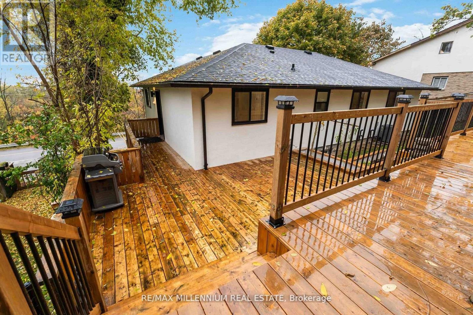 45 Bradley Street, St. Catharines, Ontario  L2T 1R5 - Photo 39 - X12776488