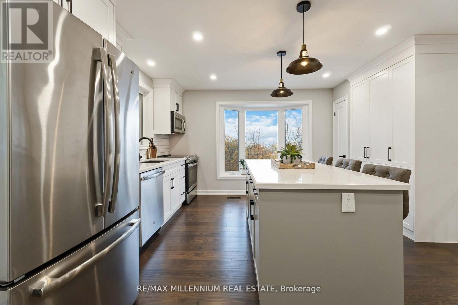 45 Bradley Street, St. Catharines, Ontario  L2T 1R5 - Photo 6 - X12776488