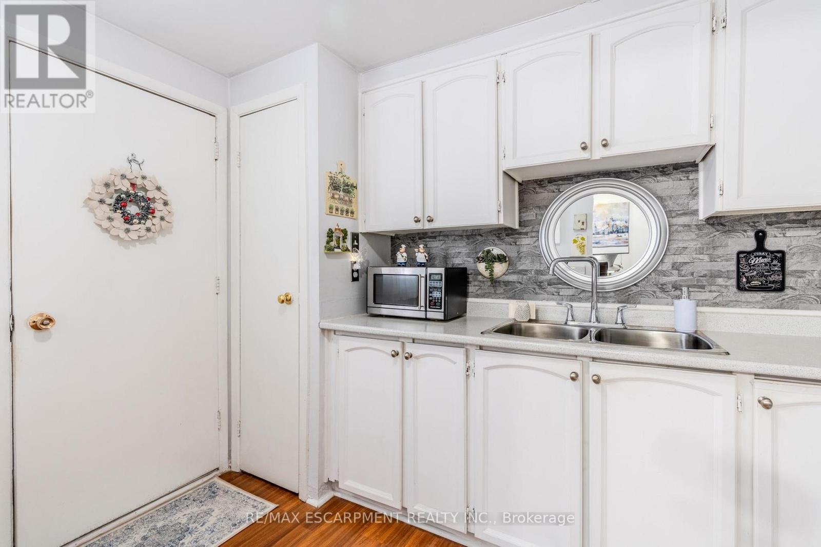 9 - 523 Parkview Crescent, Cambridge, Ontario  N3H 4Z9 - Photo 12 - X12776512