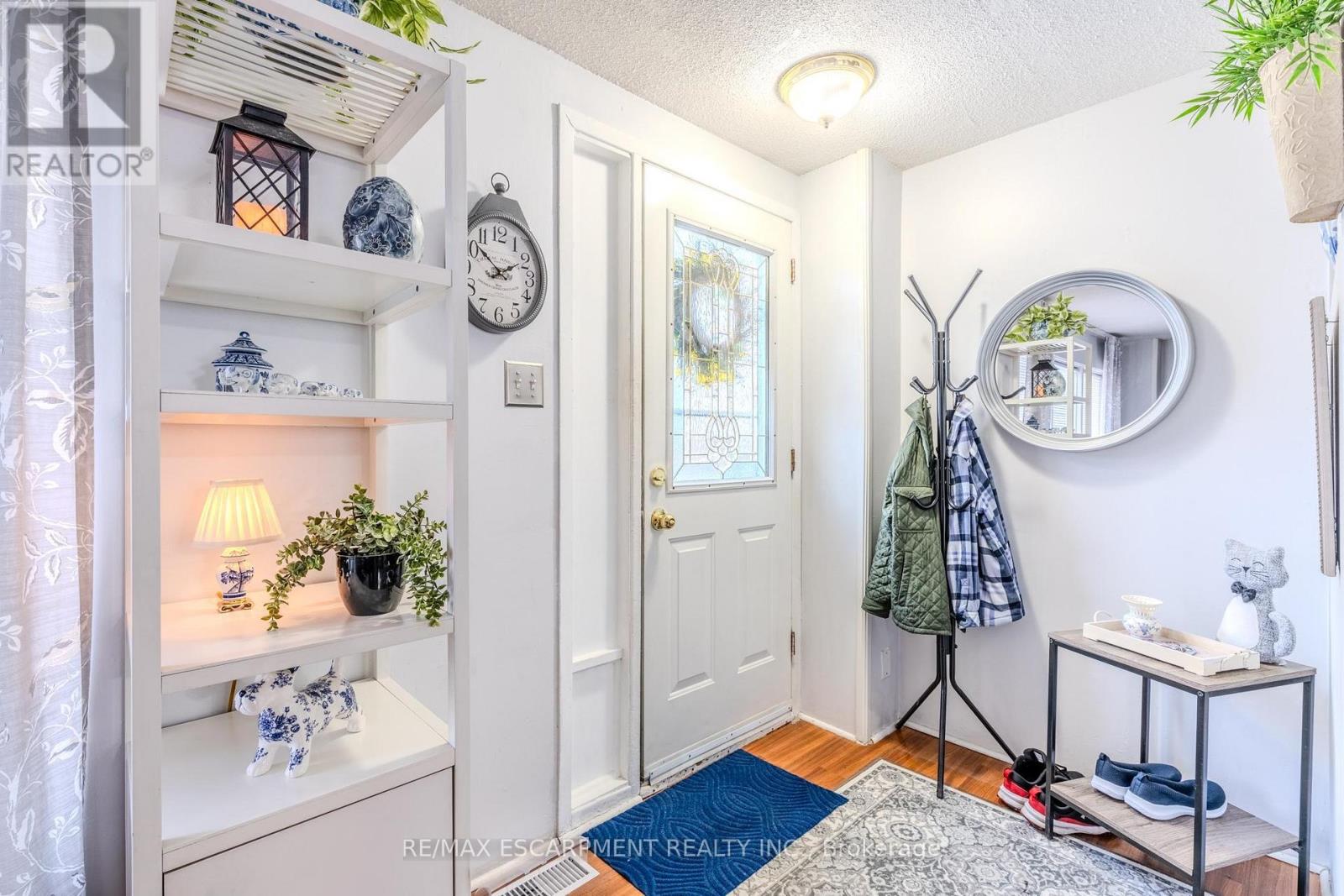 9 - 523 Parkview Crescent, Cambridge, Ontario  N3H 4Z9 - Photo 2 - X12776512