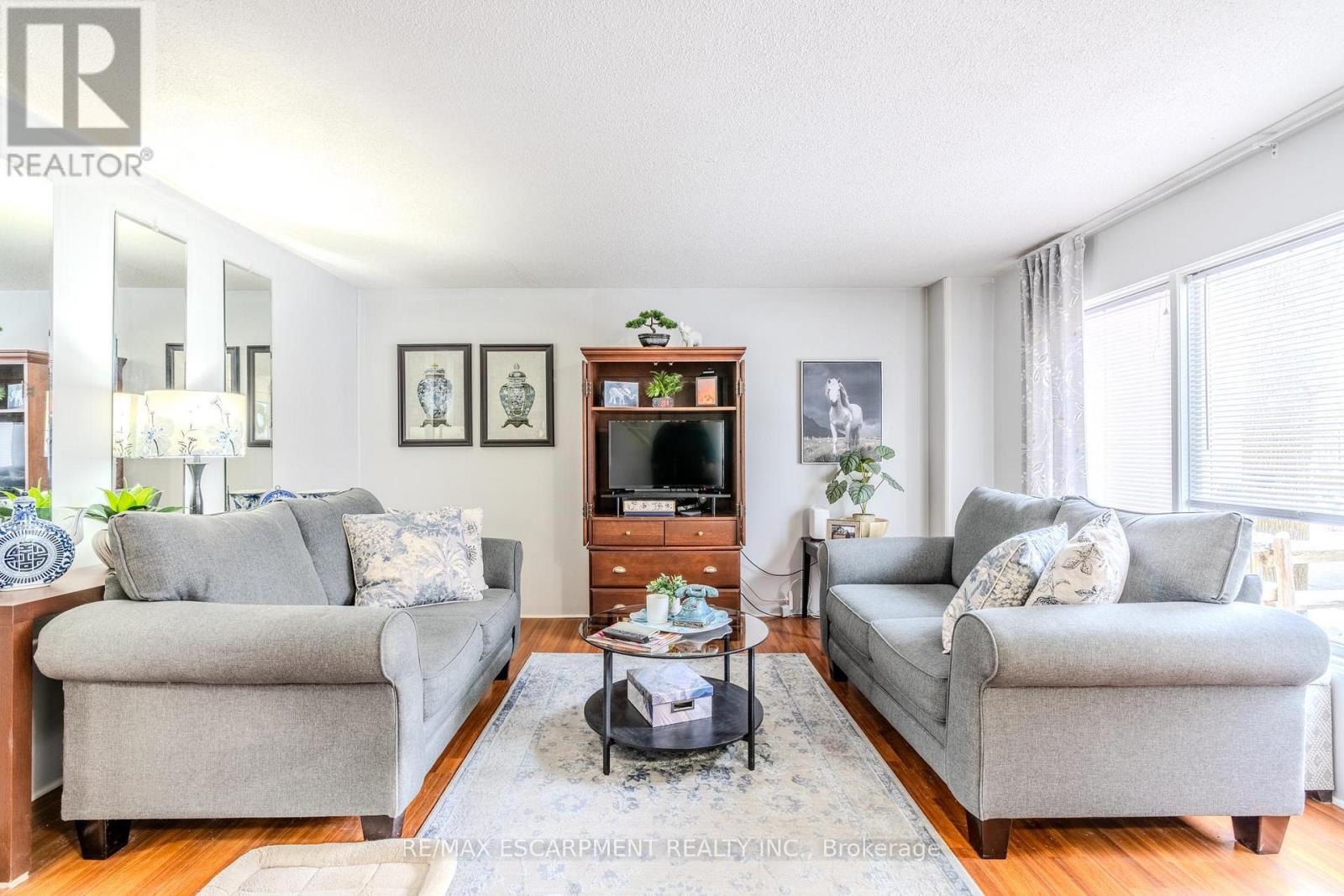 9 - 523 Parkview Crescent, Cambridge, Ontario  N3H 4Z9 - Photo 4 - X12776512