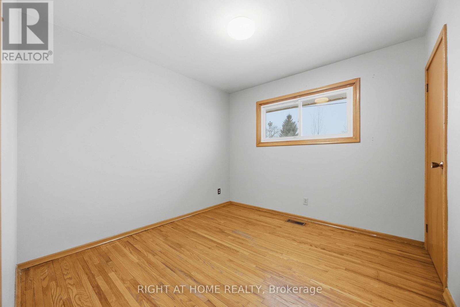 241 East Street S, Sarnia, Ontario  N7T 3R8 - Photo 10 - X12776562