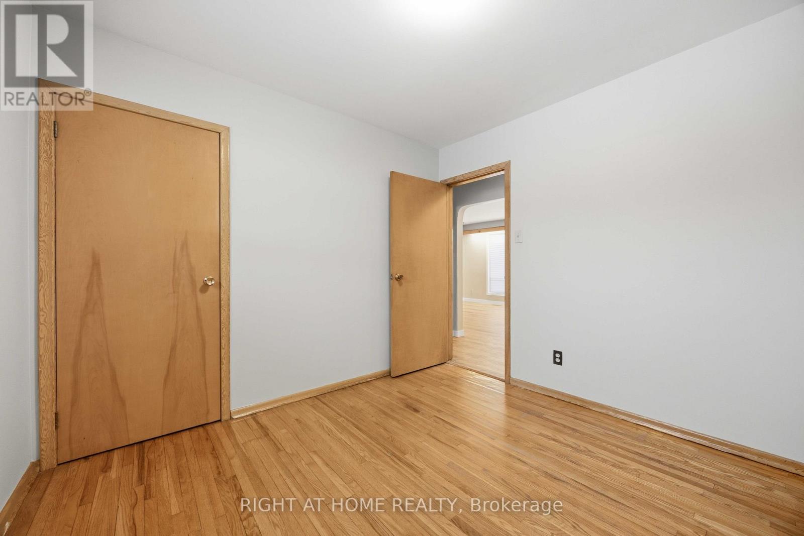 241 East Street S, Sarnia, Ontario  N7T 3R8 - Photo 11 - X12776562