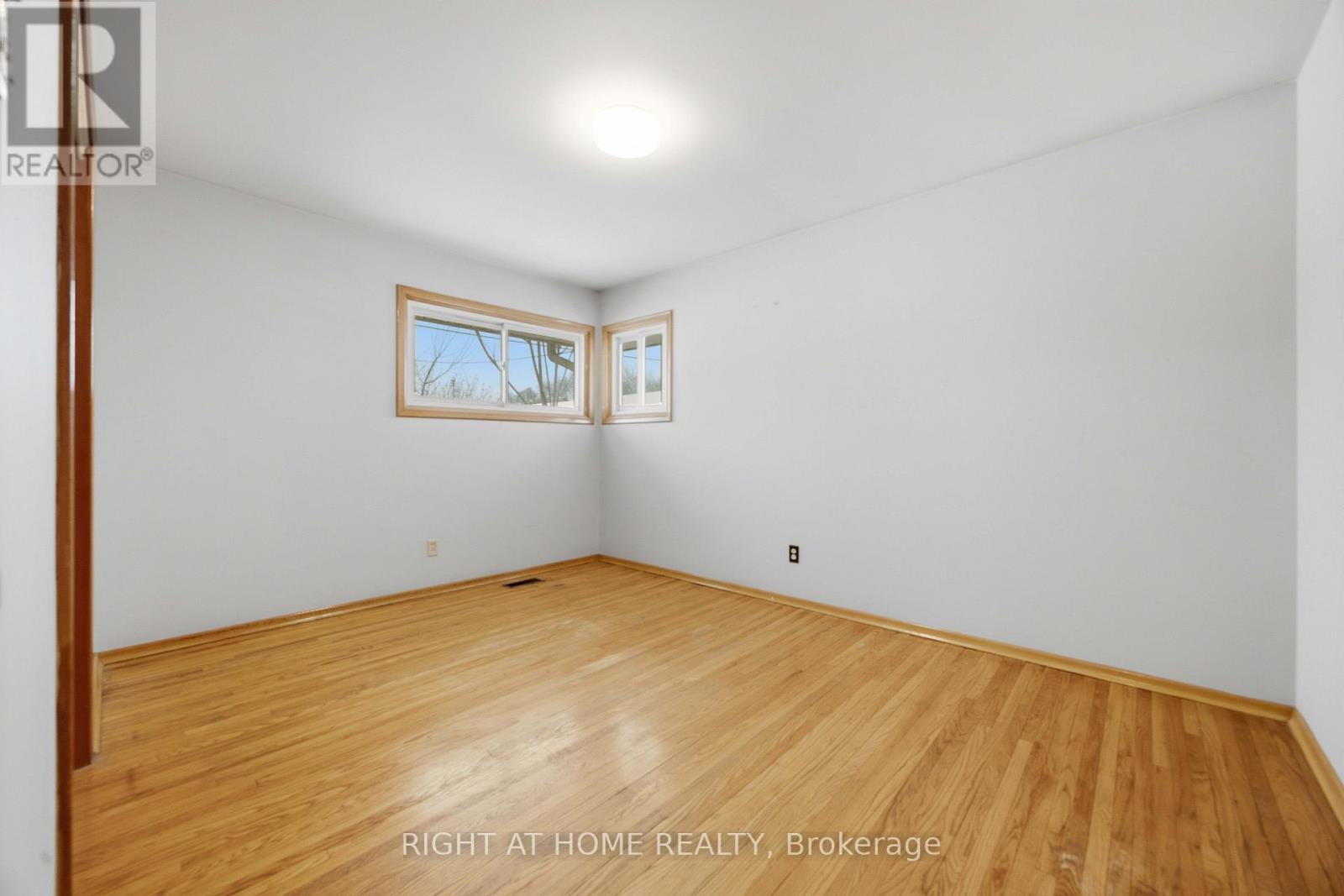 241 East Street S, Sarnia, Ontario  N7T 3R8 - Photo 13 - X12776562