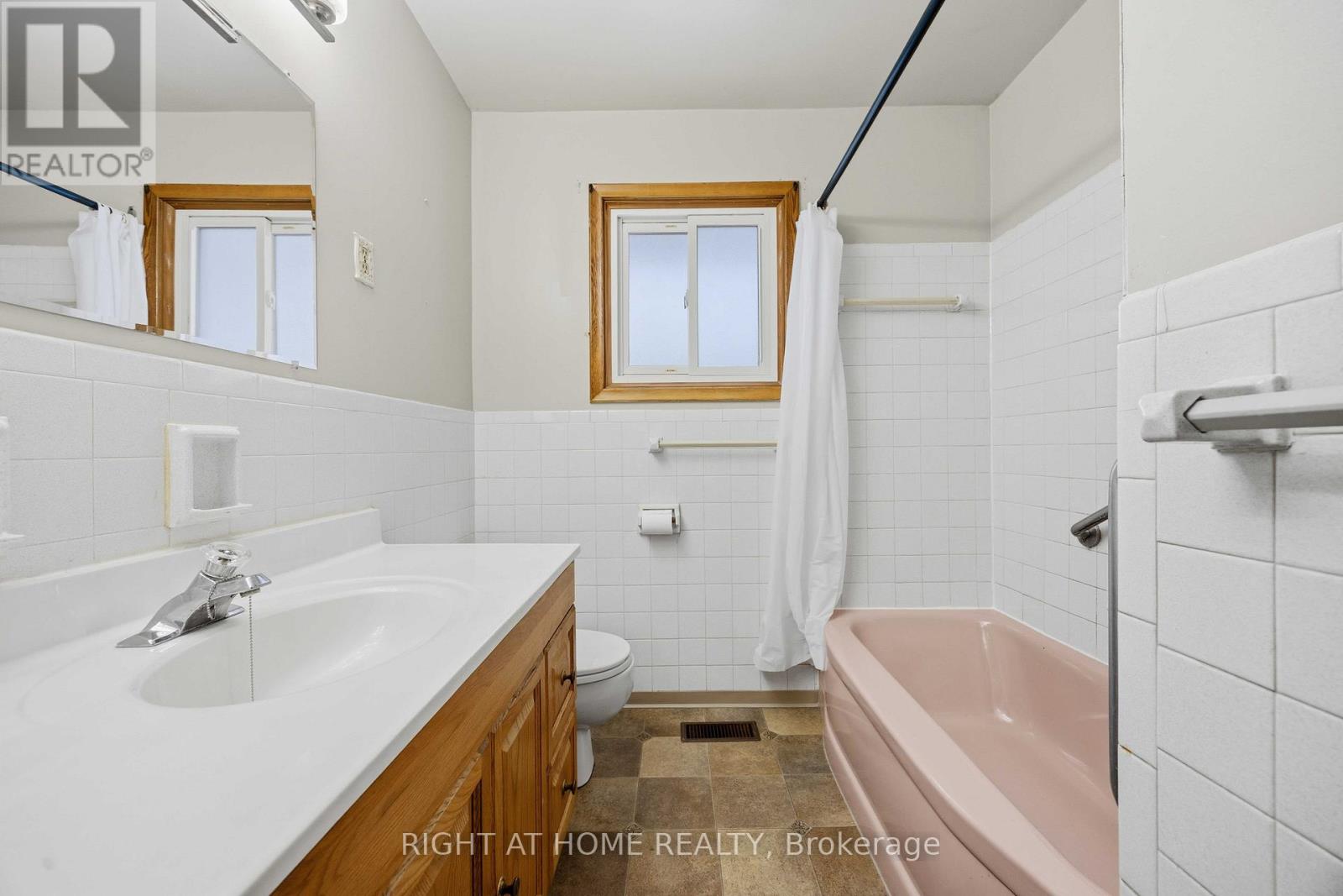 241 East Street S, Sarnia, Ontario  N7T 3R8 - Photo 16 - X12776562