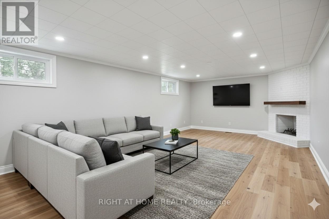 241 East Street S, Sarnia, Ontario  N7T 3R8 - Photo 22 - X12776562