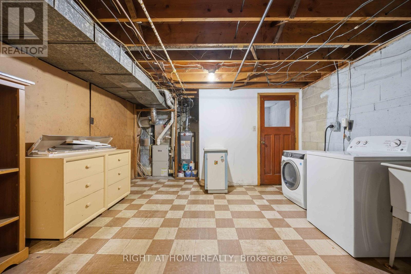 241 East Street S, Sarnia, Ontario  N7T 3R8 - Photo 26 - X12776562