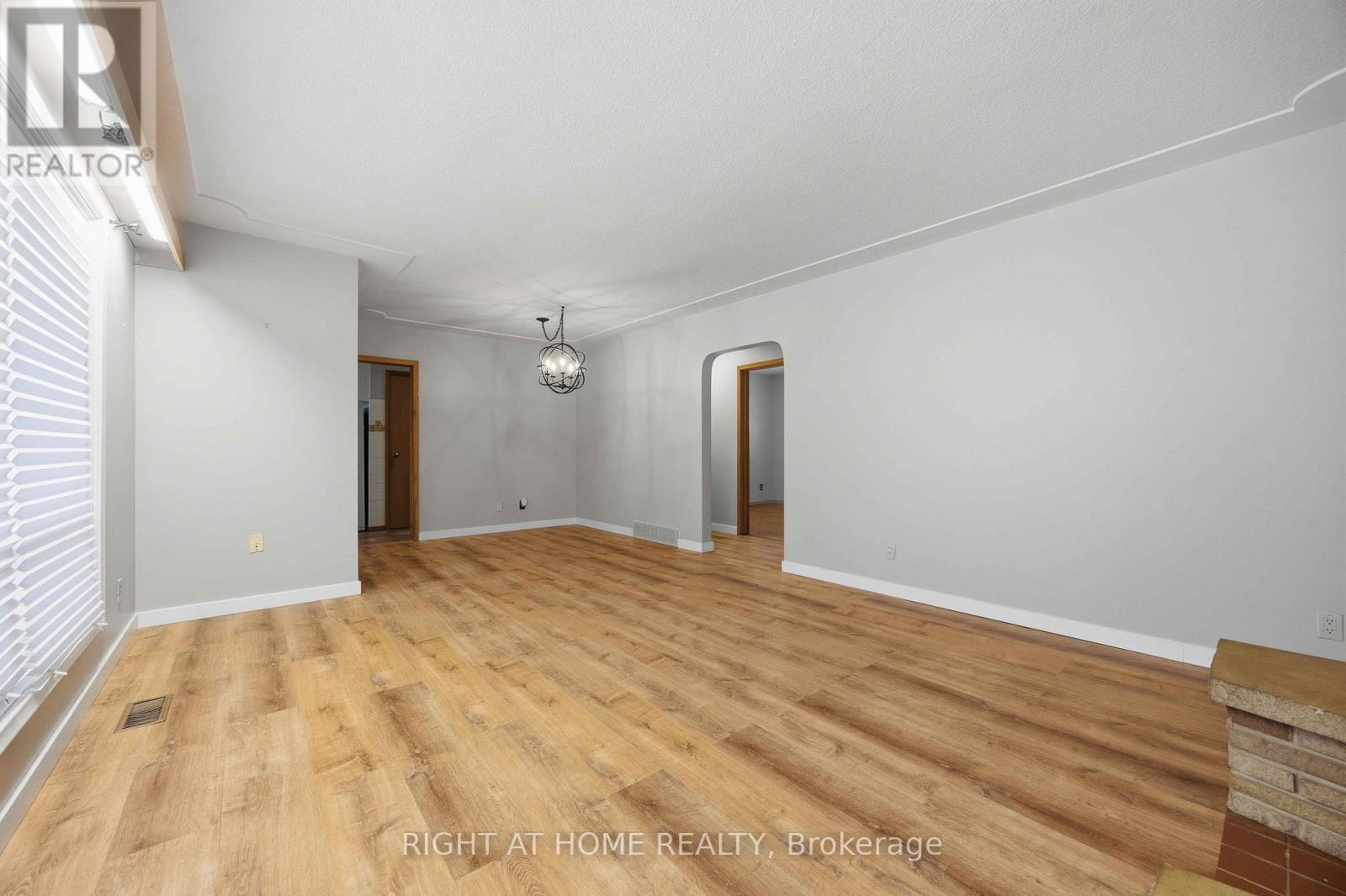 241 East Street S, Sarnia, Ontario  N7T 3R8 - Photo 6 - X12776562