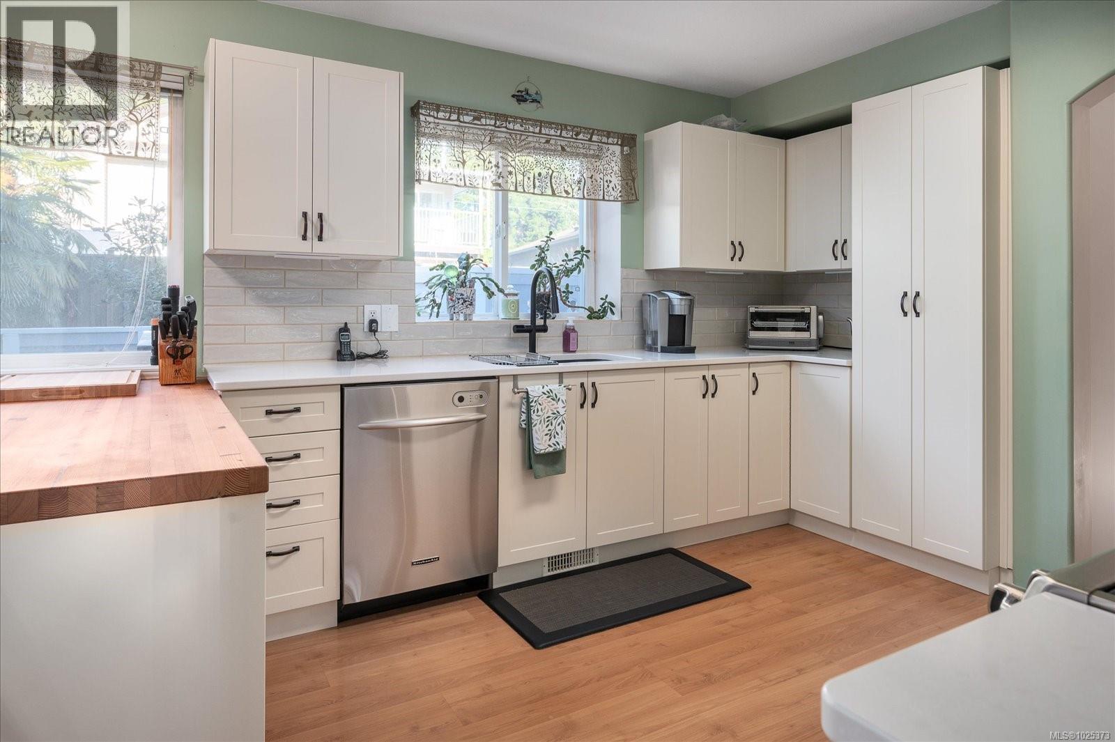 6642 Nathan Rd, Nanaimo, British Columbia  V9T 6H7 - Photo 2 - 1025373