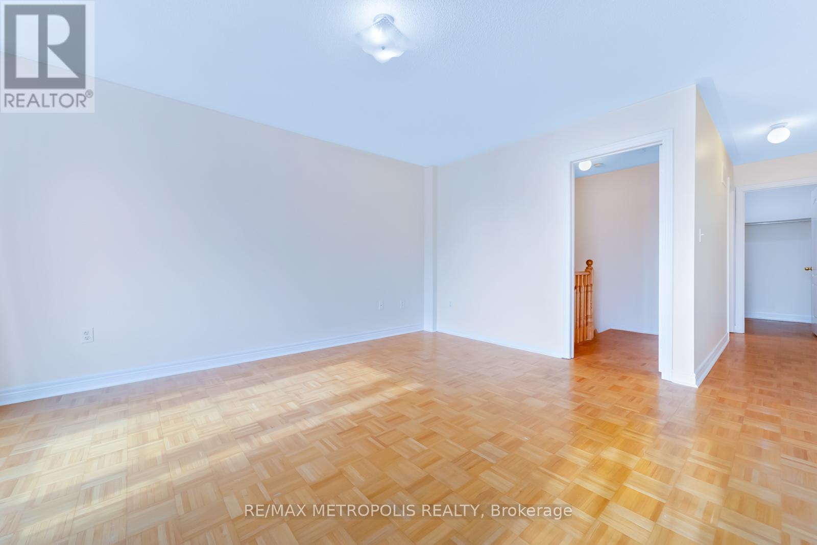 Main - 16b Gower Street, Toronto, Ontario  M4B 3P5 - Photo 10 - E12764172