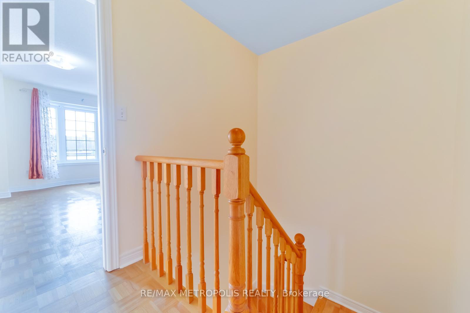 Main - 16b Gower Street, Toronto, Ontario  M4B 3P5 - Photo 8 - E12764172